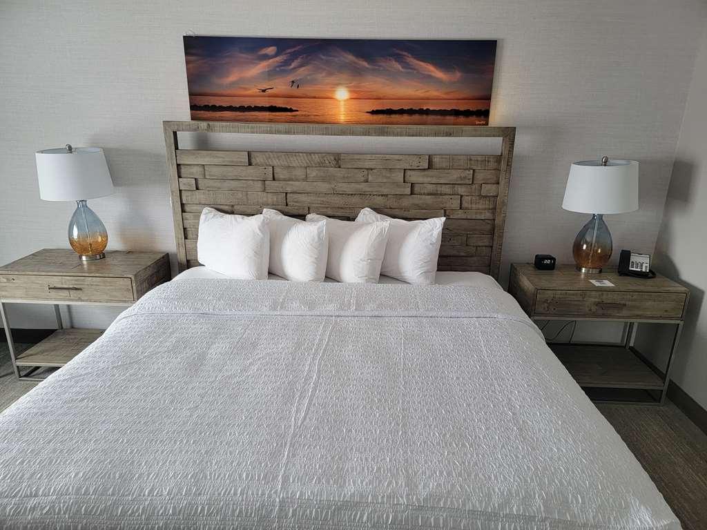 Hampton Inn & Suites Erie Bayfront Pokój zdjęcie