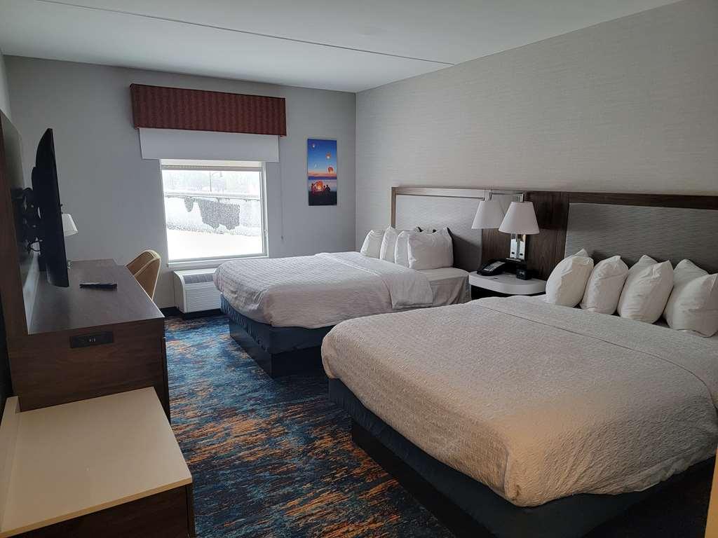Hampton Inn & Suites Erie Bayfront Pokój zdjęcie