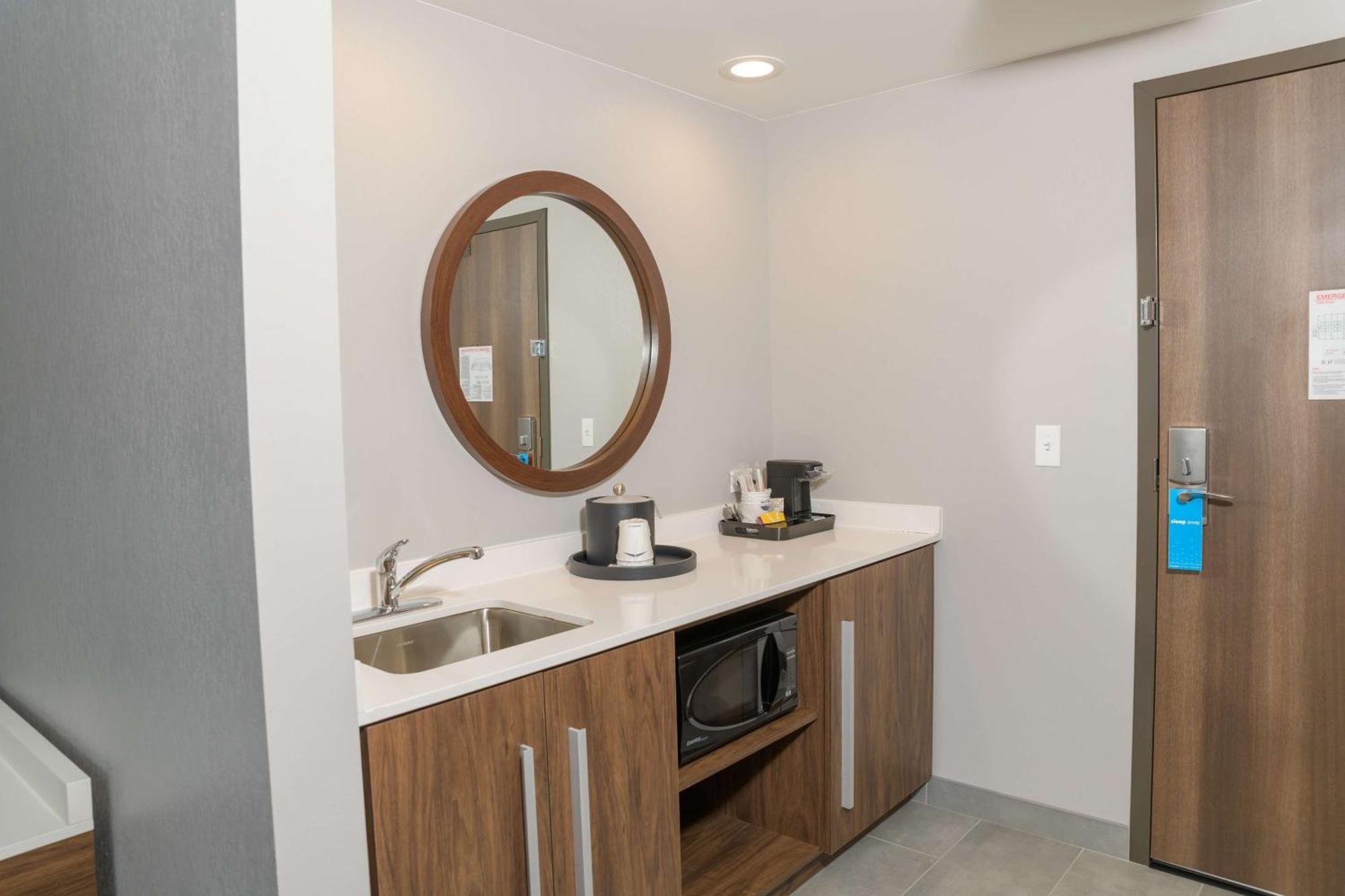 Hampton Inn & Suites Erie Bayfront Zewnętrze zdjęcie