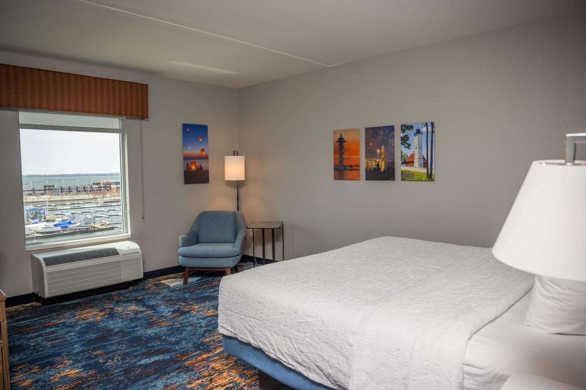Hampton Inn & Suites Erie Bayfront Zewnętrze zdjęcie